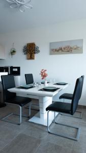 Appartements Appt T3 Residence La Belle Eugenie : photos des chambres