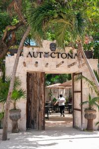 Hotel Xbalamqué & Spa Cancún Centro