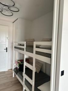 Appartement dans résidence privée avec piscine proche mer