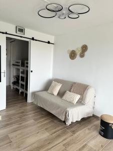 Appartement dans résidence privée avec piscine proche mer