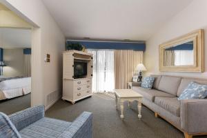 Stunning Condo with Beach Access The Shores 5719