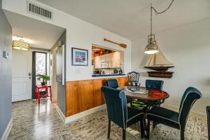 Pool Access Relaxing Naples Bay Extended Stay!