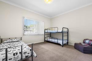 Beach Break at Hat Head - 22 Bay Street