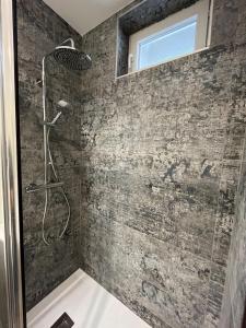Appartements T2 lumineux avec terrasse et fibre : photos des chambres