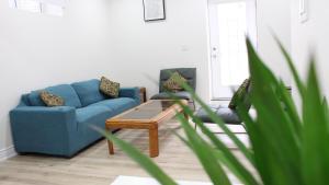 Beautiful Separate Unit, GrandRiver & Kiwanis Park