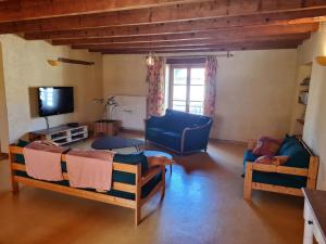 Maisons de vacances Gite chaleureux au bord d'un ruisseau avec grand jardin, proche Metz et Nancy - FR-1-584-64 : photos des chambres