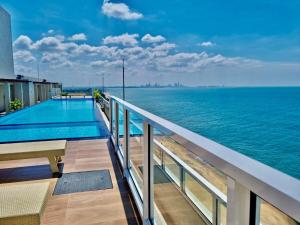 Luxury Beachfront Apartment