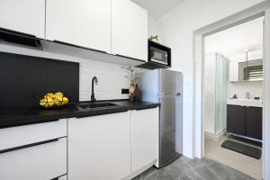 Apartments with swimming pools Umag - 24680