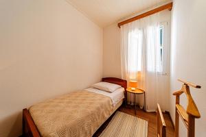 Apartments by the sea Prizba, Korcula - 24647