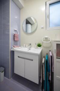 Apartments by the sea Zaton, Zadar - 24003