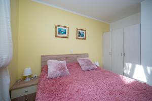 Apartments by the sea Zaton, Zadar - 24003