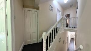 3br Hutton Urban Luxe Retreat