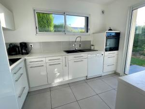 Maisons de vacances Maison spacieuse 3 ch. avec jardin, proche du centre, parking, WIFI - FR-1-231-198 : photos des chambres