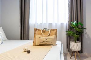 Himara City 42 - Central & Beach Access