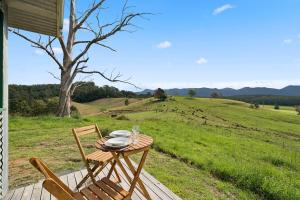 Bakers Hut - Off Grid Farm Stay