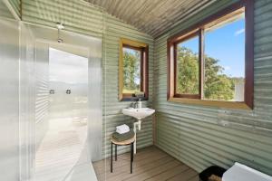 Bakers Hut - Off Grid Farm Stay