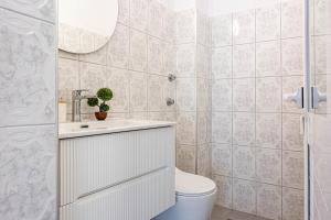 Himara City 43 - Central, Beach Access