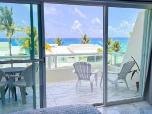 Brisas Shores Terrace, Beachfront Apartments 1 bedroom with pool, Cancun hotel zone