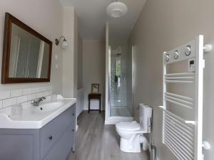 Villas Chateau in Touraine with Private Park : photos des chambres
