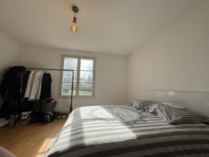 Maisons de vacances Spacious Poolside Retreat Near Le Mans : photos des chambres