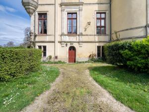 Villas Chateau in Sarthe with Heated Pool : photos des chambres