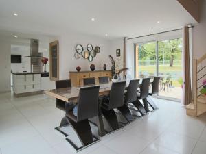 Villas Villa in Monce-en-Belin near Le Mans Circuit : photos des chambres