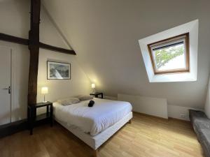 Maisons de vacances Stone House in Sarthe with Historic Chapel : photos des chambres