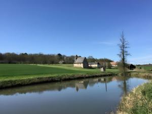 Maisons de vacances Stone House in Sarthe with Historic Chapel : photos des chambres