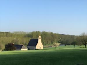 Maisons de vacances Stone House in Sarthe with Historic Chapel : Maison de Vacances 3 Chambres 