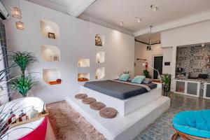 Saigon Hideout New World View