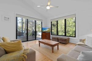 Greenfields Beach House & Studio