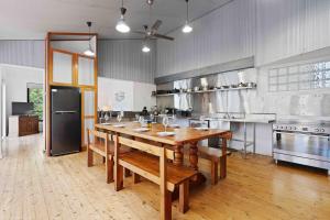 Greenfields Beach House & Studio