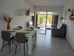 Apartamento moderno en San Juan de los Terreros con piscina y aire acondicionado - ES-376-7