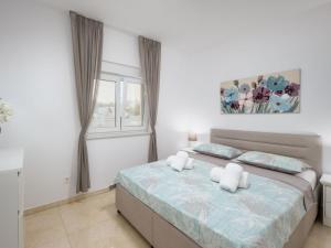 Villa Shaula 2 - Three Bedroom House with Pool