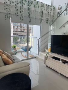 Charming Loft near the Beach