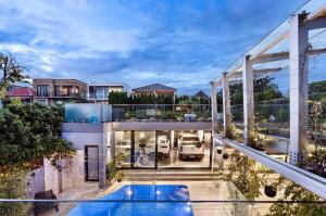 Luxury 6beds Waterfront Retreat