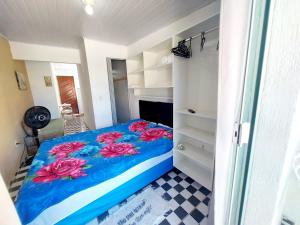 Kitnet Aconchegante com Varanda e Cozinha