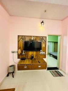 Studio Villa RR -2BHK -Heritage White Town Boarder