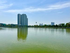 Getaway Studio Apt Nice View In Vinhomes Green Bay, 25 To Airport