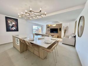 Appartement spacieux 3 pièces au cœur de Briançon - FR-1-330C-153