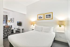 Inner-City Studio, Walk to Everything!