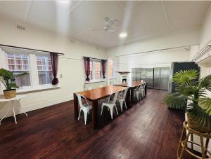 96B - Central Comfy Great Value - ST Kilda
