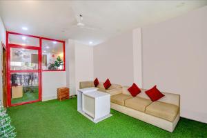 FabHotel New Dream Palace