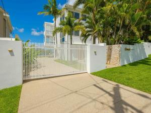 Cvue - Rainbow Beach