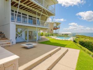 Cvue - Rainbow Beach