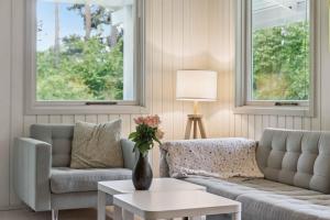 Cozy And Well-Appointed Summer House In Hornbæk