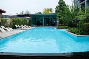 Cozy 1BR in Jed Yod -Pool View & Convenience Hub