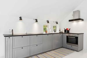 Newly Renovated Holiday Home Near The Beach