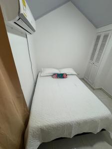 Edificio frente a la playa en cartagena, marbella