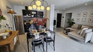 C212 Relaxing Condo Rooftop Pool & Ocean Views